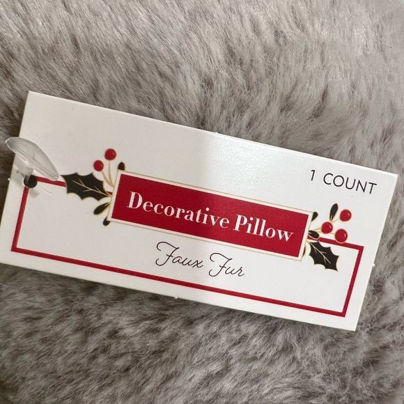 NEW Set of 2 Decorative Faux Fur Pillows - Picture 2 of 3